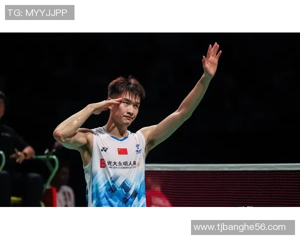 成都羽毛球队在冠军赛积分榜上以100分稳居第一名展现强大实力